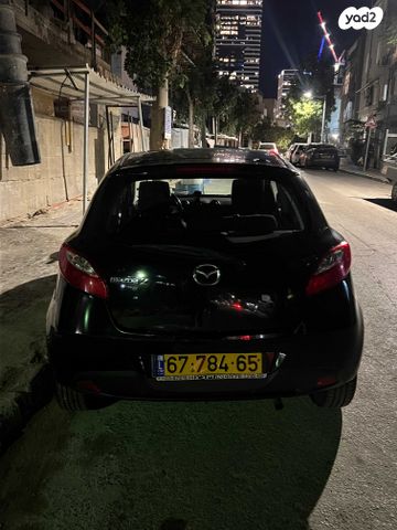 מודעת רכב מאזדה 2