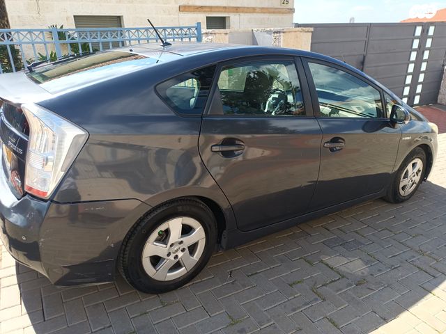 מודעת רכב טויוטה פריוס