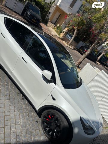 מודעת רכב טסלה מודל Y