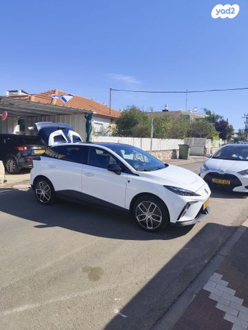 מודעת רכב אם ג'י MG4