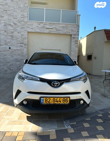 מודעת רכב טויוטה C-HR