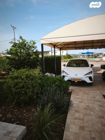 מודעת רכב אם ג'י MG4