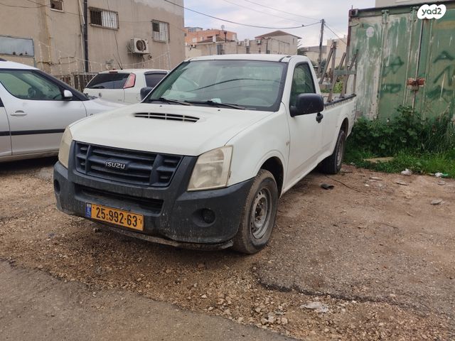 מודעת רכב איסוזו די-מקס