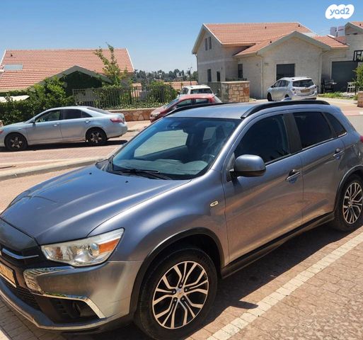 מודעת רכב מיצובישי ASX