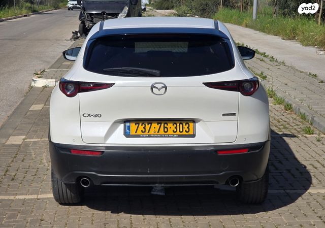 מודעת רכב מאזדה CX-30 1