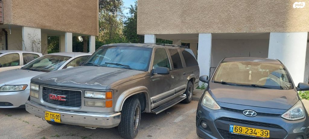 מודעת רכב ג'י.אם.סי סאברבן