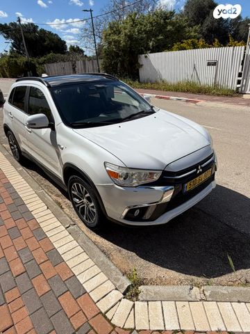 מודעת רכב מיצובישי ASX