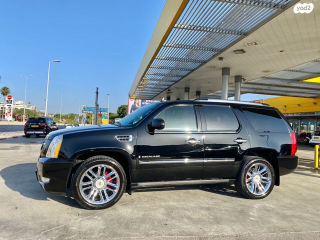 מודעת רכב קאדילק אסקלייד