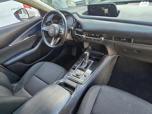 מודעת רכב מאזדה CX-30 1