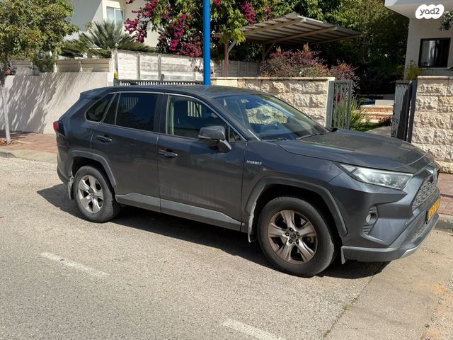 מודעת רכב טויוטה RAV4