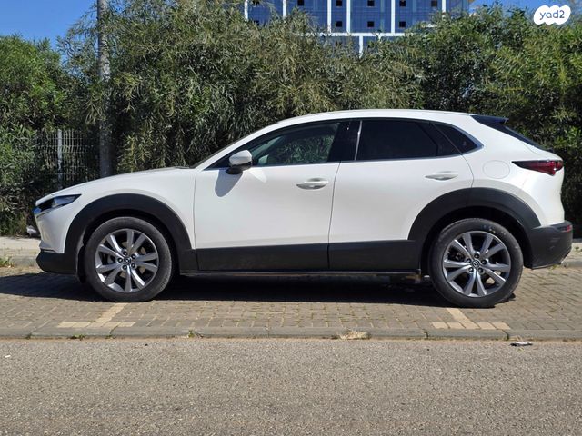 מודעת רכב מאזדה CX-30 1