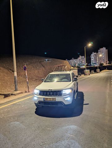מודעת רכב ג'יפ גרנד צ'ירוקי