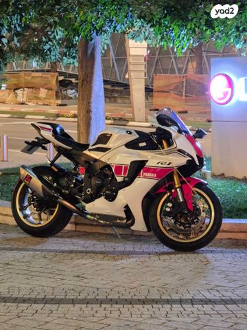 מודעת רכב ימאהה YZF-R1