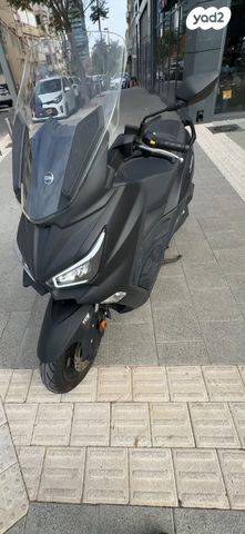 מודעת רכב סאן יאנג ג'וי-מקס Z-300