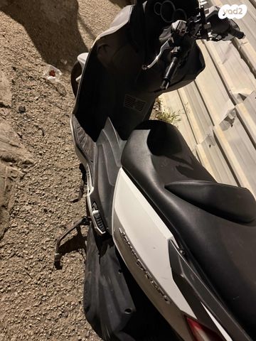 מודעת רכב סאן יאנג ג'וי-מקס 250