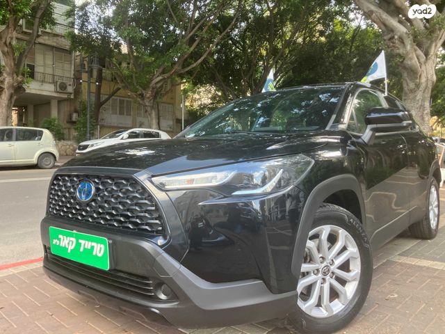 מודעת רכב טויוטה קורולה קרוס