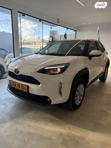 מודעת רכב טויוטה יאריס קרוס