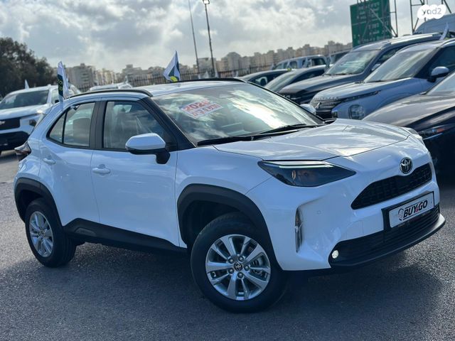 מודעת רכב טויוטה יאריס קרוס