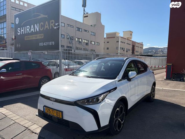 מודעת רכב ג׳ילי Geometry C