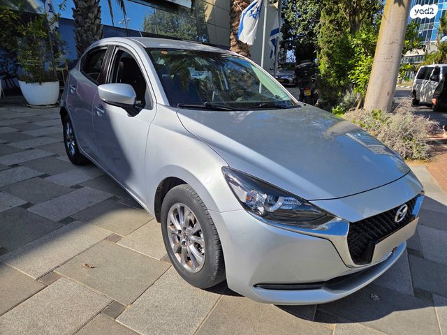 מודעת רכב מאזדה 2