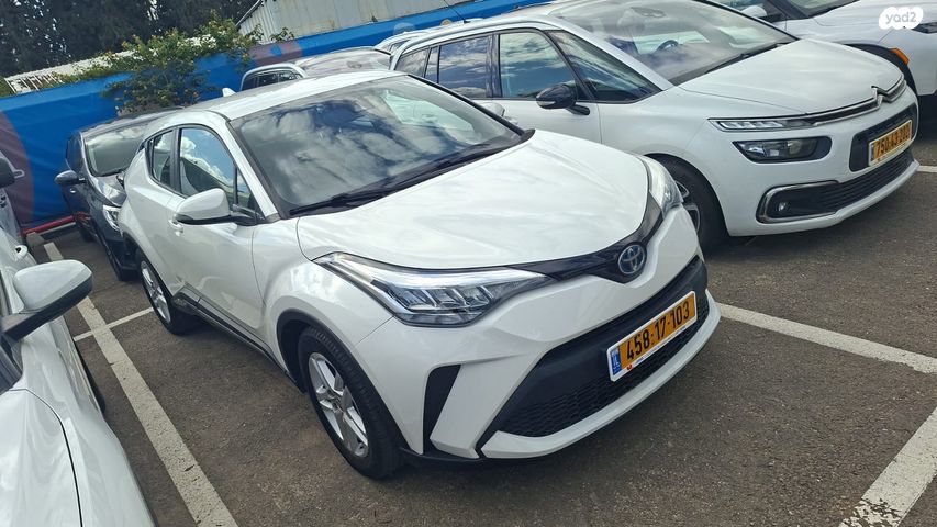 מודעת רכב טויוטה C-HR