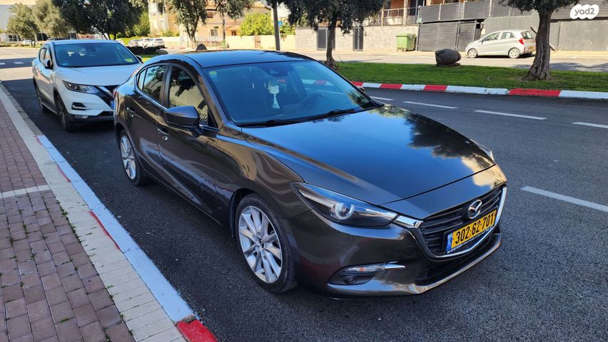 מודעת רכב מאזדה 3