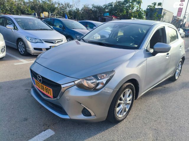 מודעת רכב מאזדה 2