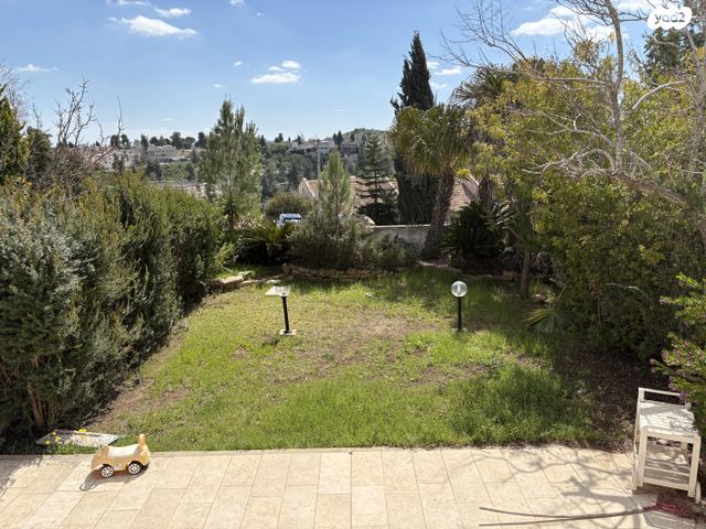 סמטת דוכיפת 22