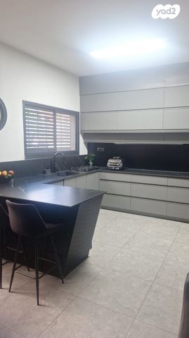 גוש עציון 18