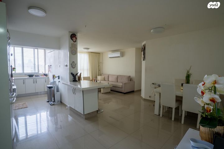 שדרות ירושלים 30