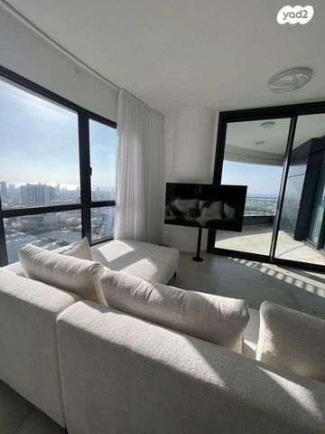 דרך מנחם בגין 160