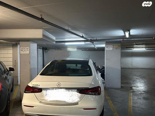 ז'בוטינסקי 50