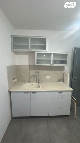 שמואל יבניאלי 58