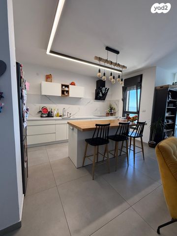 אסתר המלכה 1