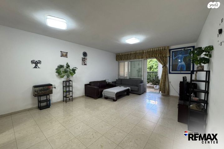 אורי צבי גרינברג 