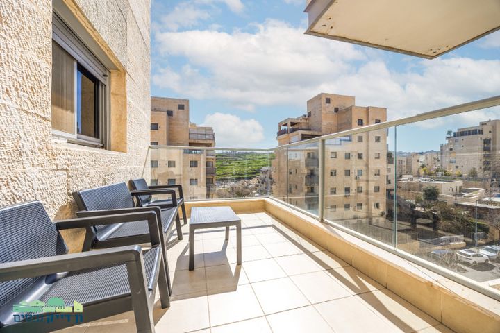 דירה למכירה בירושלים (תיווך) — 3