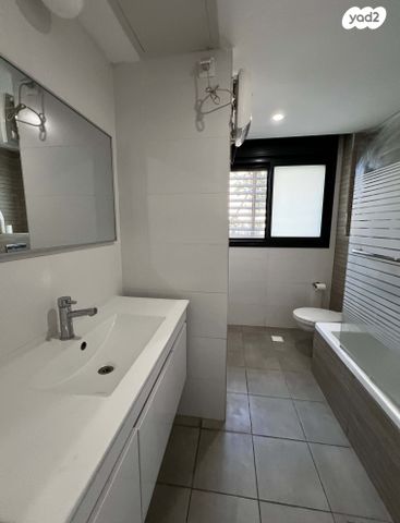 מודעת נכס, רובע י', אשדוד