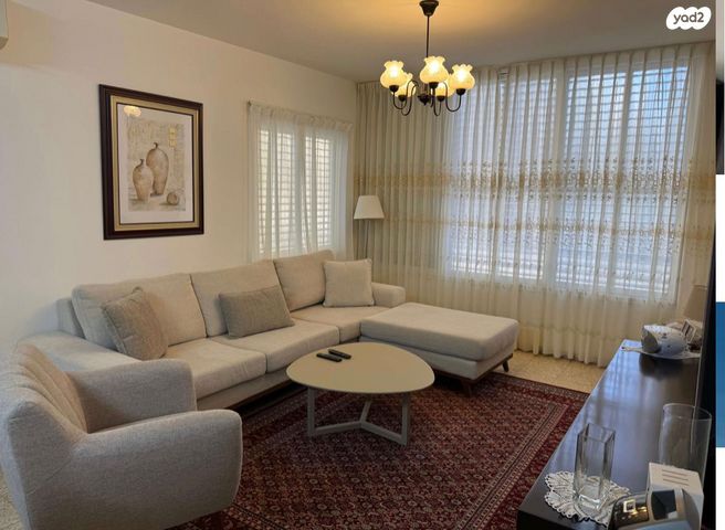 מודעת נכס, רמז, מערב ותיק, ראשון לציון