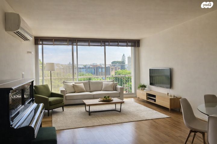 לאה גולדברג 