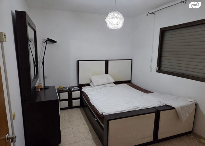 אביגדור המאירי 4