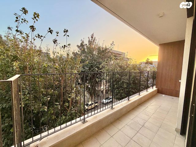 מודעת נכס, צפון יפו, המושבה האמריקאית-גרמנית, תל אביב יפו