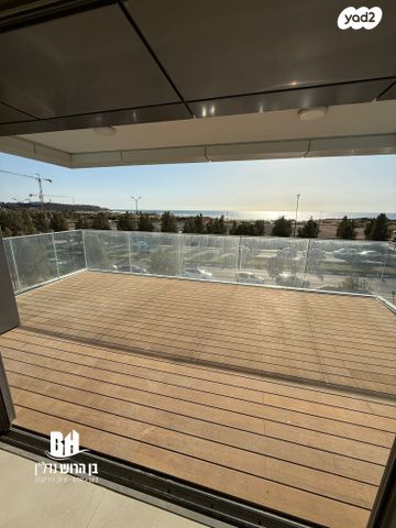 מודעת נכס, אהוד מנור, עיר ימים, נתניה