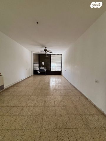 מודעת נכס, השומר, ראשון לציון