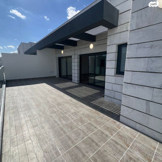 הרב מרדכי אליהו 