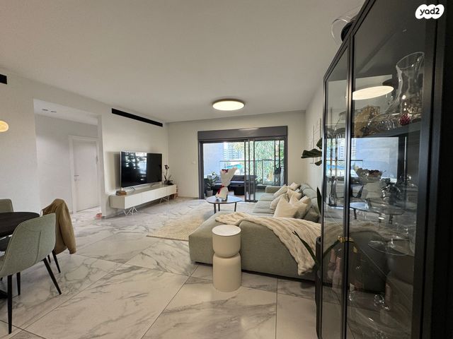 מודעת נכס, משה לילינבלום, נווה גן, פתח תקווה