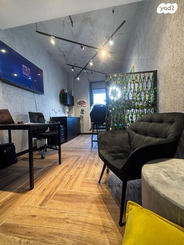 מודעת נכס, דרך מנחם בגין 158, מונטיפיורי, הרכבת, תל אביב יפו