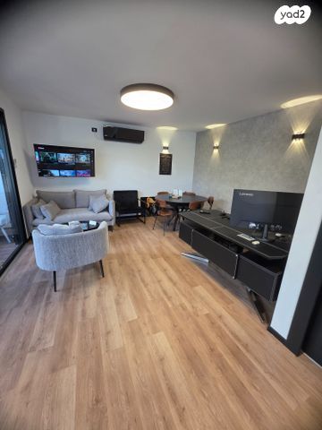 קליניקות, חצרות המושבה, רחובות