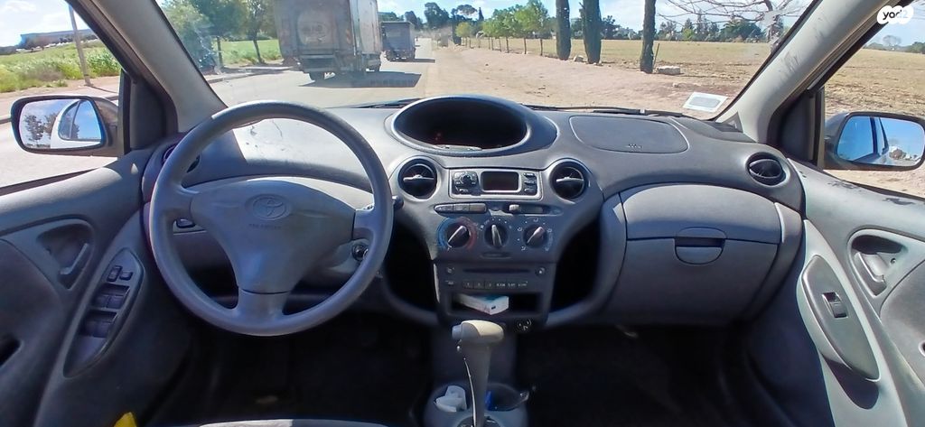 מודעת רכב טויוטה יאריס