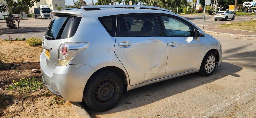מודעת רכב טויוטה ורסו