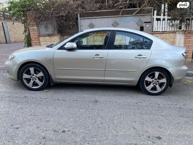 מודעת רכב מאזדה 3